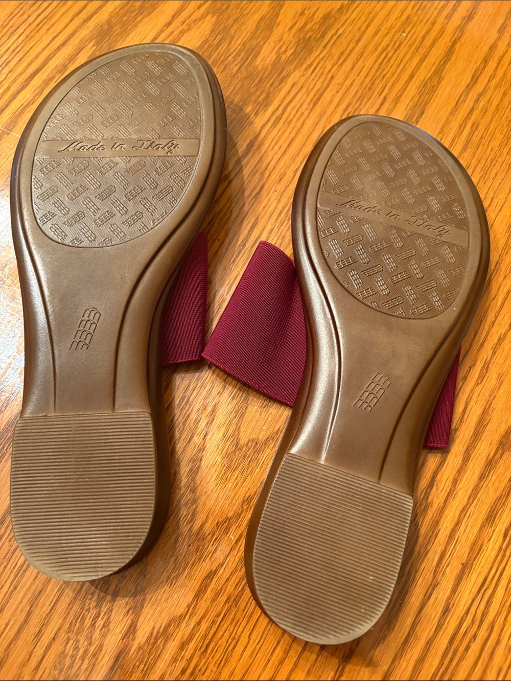 Italian Shoemakers Burgundy Wide-Band Thong Sandals with Tan Footbed - Picture 3 of 3